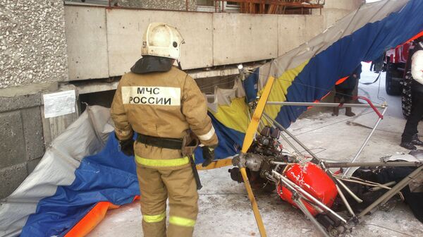 Two Dead as Hang Glider Crashes into Urals House - Sputnik International