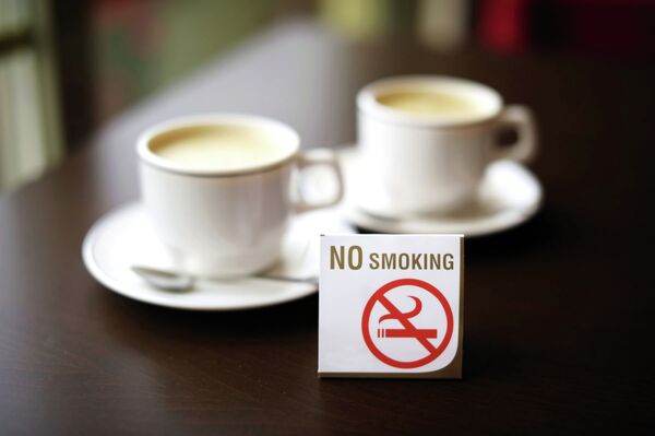 Russia’s Smoking Ban to Save 200,000 Lives a Year - Medvedev - Sputnik International