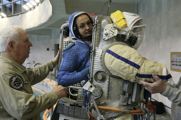Astronauts Train at the Star City’s Hydro Laboratory - Sputnik International