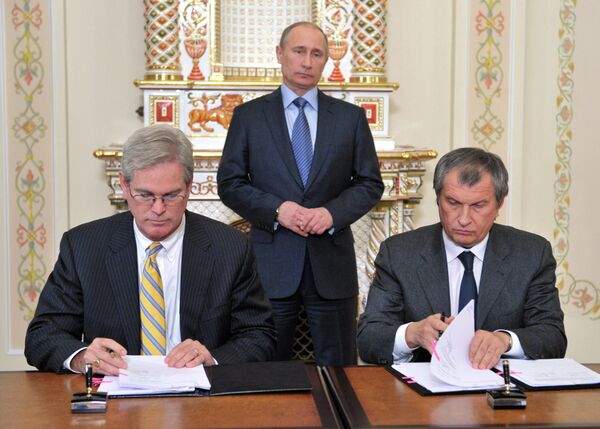 Rosneft, ExxonMobil Sign Alaska Gas Field Deal - Sputnik International