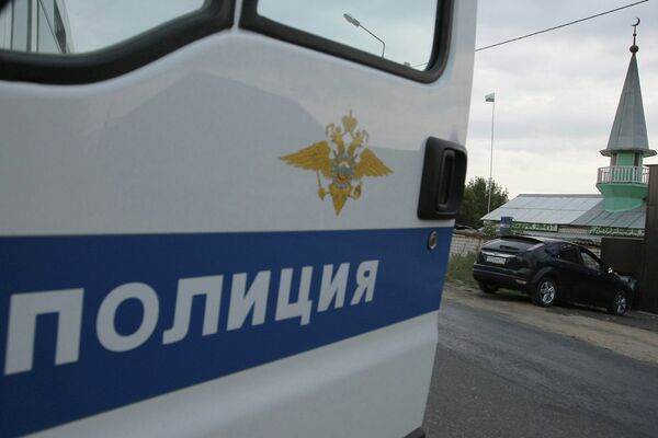 Russian Cop Who Beat Up Taxi Driver Avoids Jail Time - Sputnik International