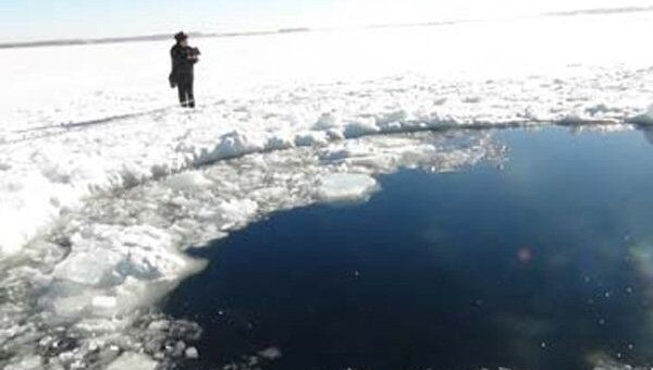 Russian Scientists Find Crater in Meteorite-Hit Lake - Sputnik International
