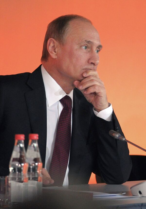 Putin Proposes Documenting Russian Peoples' Unity in Calendar - Sputnik International