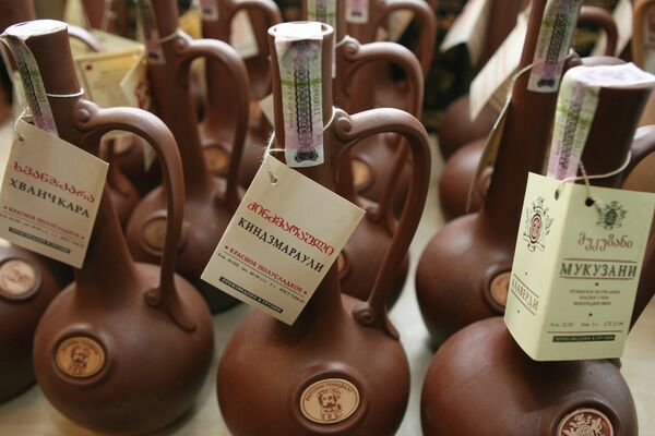 First Georgian Wine Shipment Reaches Russia After 7-Year Ban - Sputnik International