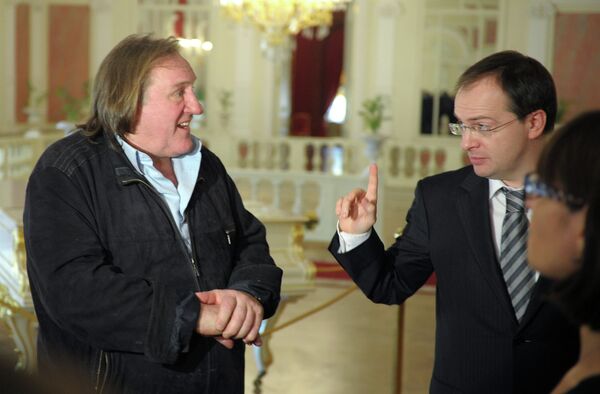 Gerard Depardieu and Russian Culture Minister Vladimir Medinsky at the Bolshoi Theater - Sputnik International