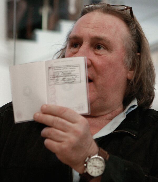 French Actor Depardieu Gets Residence Permit in Mordovia - Sputnik International