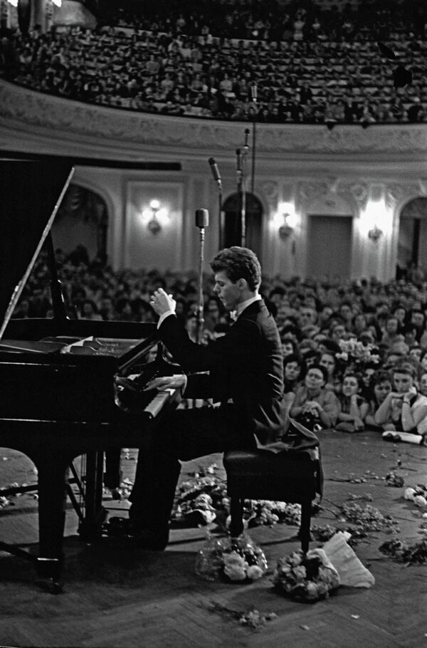 Legendary Pianist Van Cliburn Dies at 78 - Sputnik International
