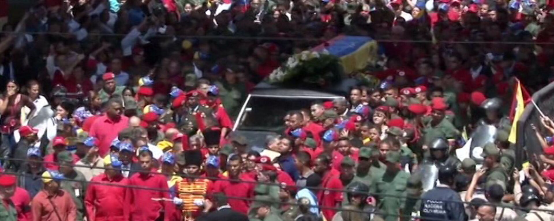 Procession of the late President Hugo Chavez's coffin - Sputnik International, 1920, 07.03.2013