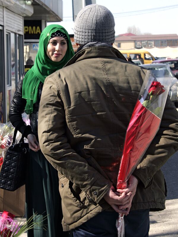 The Rush at Russian Flower Shops Ahead of Women’s Day - Sputnik International