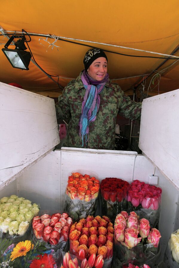The Rush at Russian Flower Shops Ahead of Women’s Day - Sputnik International