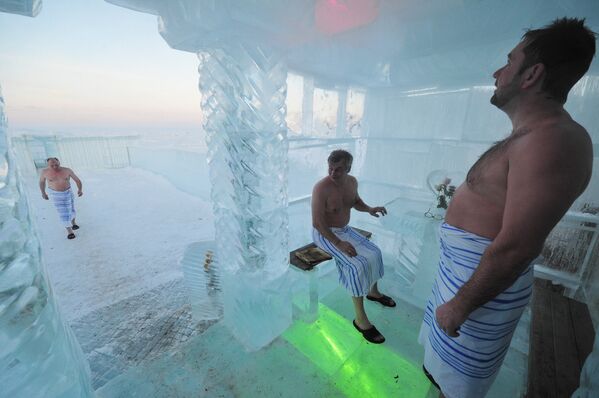 An Ice Sauna on the Shore of Lake Baikal - Sputnik International