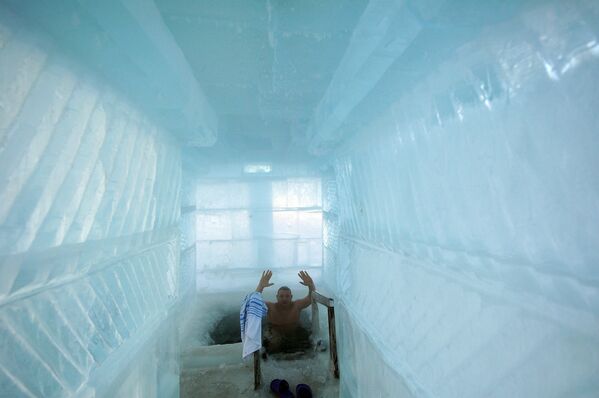 An Ice Sauna on the Shore of Lake Baikal - Sputnik International