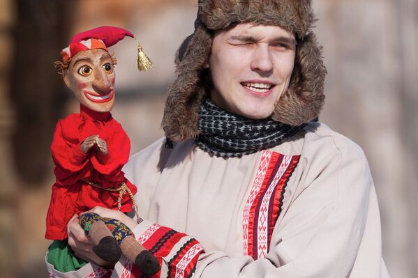 Russia Marks End of Winter with Maslenitsa Festival - Sputnik International
