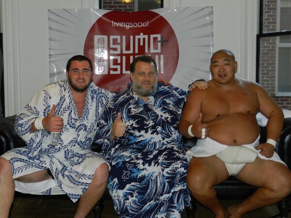 Sumo wrestlers Soslan Gagloev, 340 pounds (154 kg), left ;  Kelly Gneiting, 430 pounds (195 kg), center; and Byambajav “Byamba” Ulambayar, 370 pounds (168 kg), right. - Sputnik International