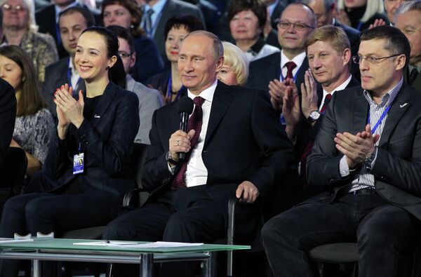 Russia’s Putin Promotes New-ish Movement, Old-ish Values - Sputnik International