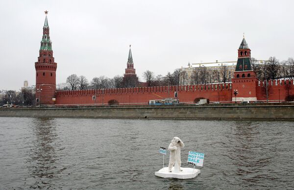 Greenpeace’s ‘Polar Bear’ Sails to Kremlin - Sputnik International