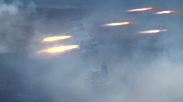 Msta-S Howitzer, Grad Multiple Launch Rocket Systems Destroy “Enemy” Targets - Sputnik International