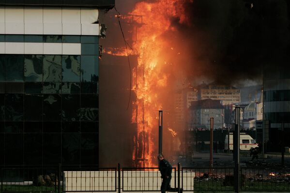 Fire Rages in Grozny’s Tallest Building - Sputnik International