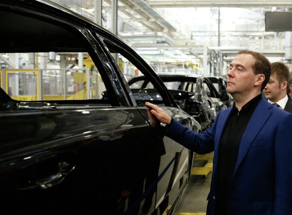 Medvedev Launches New GAZ Minivan - Sputnik International