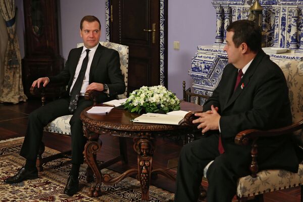 Russian Prime Minister Dmitry Medvedev and Serbian Prime Minister Ivica Dacic - Sputnik International