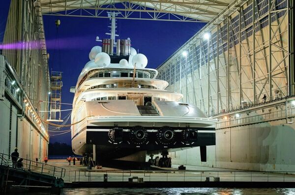 Azzam Mega Yacht Eclipses Abramovich’s Record - Sputnik International