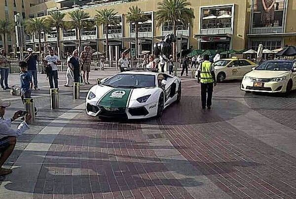 Dubai traffic police gets $550,000 Lamborghini - Sputnik International