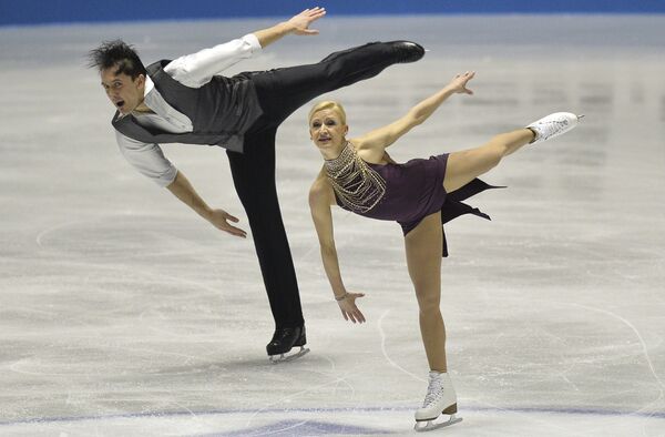 Figure Skating: Russia Takes Pairs Title in Japan - Sputnik International