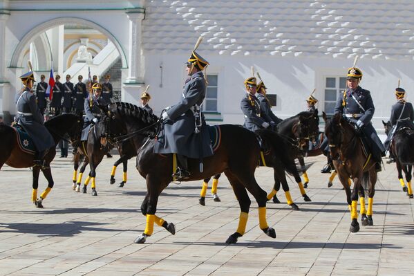 Kremlin Regiment Holds Change of Guard Ceremony - Sputnik International