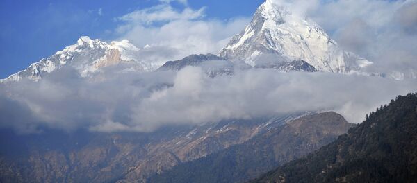 A US helicopter, carrying aid to victims of the earthquake in Nepal, has gone missing. A US army spokesperson reported there were six US Marines and two Nepalese soldiers on board. A US helicopter, carrying aid to victims of the earthquake in Nepal, has gone missing. A US army spokesperson reported there were six US Marines and two Nepalese soldiers on board. - Sputnik International