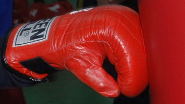 Russian light heavyweight boxing prospect Ilshat Khusnulgatin has suffered a stunning defeat - Sputnik International