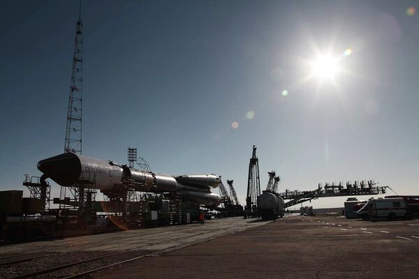 A Soyuz-U rocket carrying a Progress M-19M cargo spacecraft (archive) - Sputnik International
