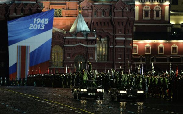 First Nighttime Rehearsal of Victory Parade Held on Red Square - Sputnik International