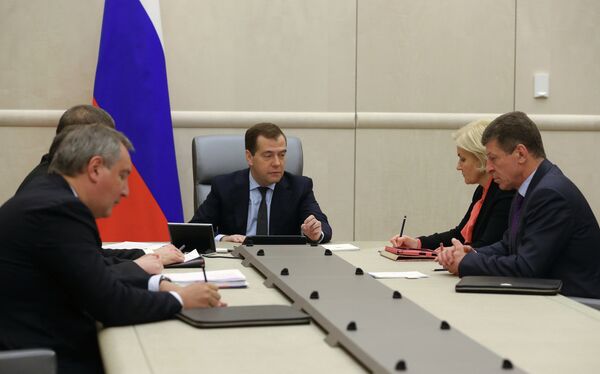 Medvedev's Cabinet Carried Out 73% of Putin's Tasks - Sputnik International