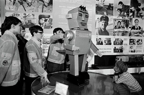 RIA Novosti Photos Tell the Story of Soviet and Russian Robot Technology - Sputnik International