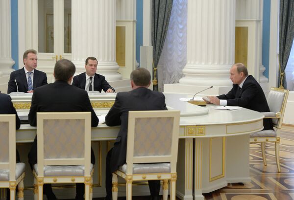 Putin Tells Ministers to Make Action Plans Public - Sputnik International