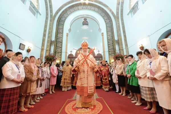 Russian Patriarch Holds Landmark Service in China - Sputnik International