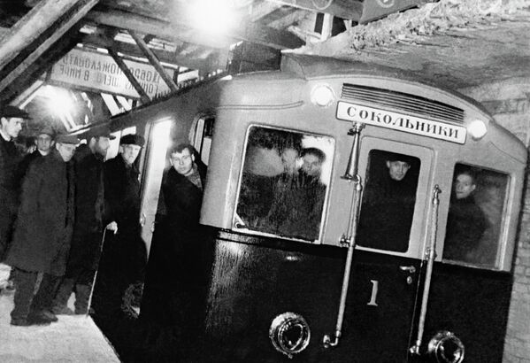 Metro Anniversary: From First Passengers to Modern Stations - Sputnik International