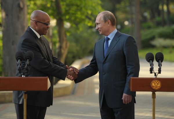 Russian President Vladimir Putin with South African President Jacob Zuma - Sputnik International