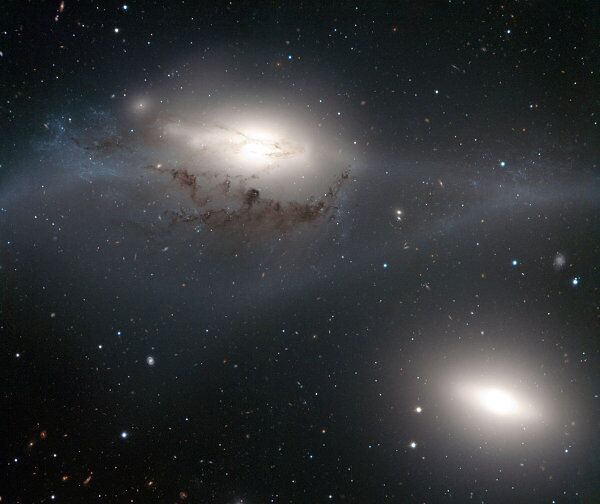 Stars and Galaxies. Images from the Very Large Telescope - Sputnik International