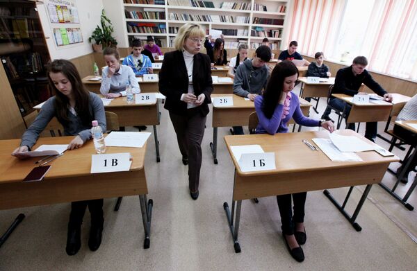 Russia’s New High School Finals Marred by Online Leak - Sputnik International
