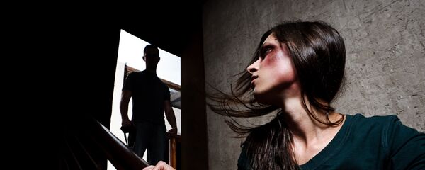 The UK Home Office will reportedly introduce a new bill which would subject those who exercise coercive control over their partners to imprisonment for up to 14 years, Sky News reported Sunday. The UK Home Office will reportedly introduce a new bill which would subject those who exercise coercive control over their partners to imprisonment for up to 14 years, Sky News reported Sunday. - Sputnik International