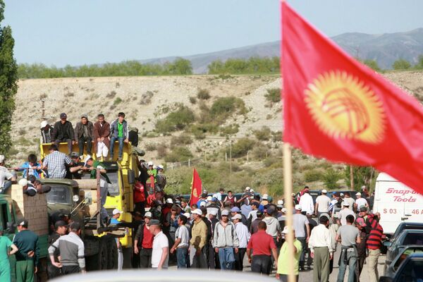 Kyrgyz Gold Mine Resumes Operations after Mass Protests - Sputnik International