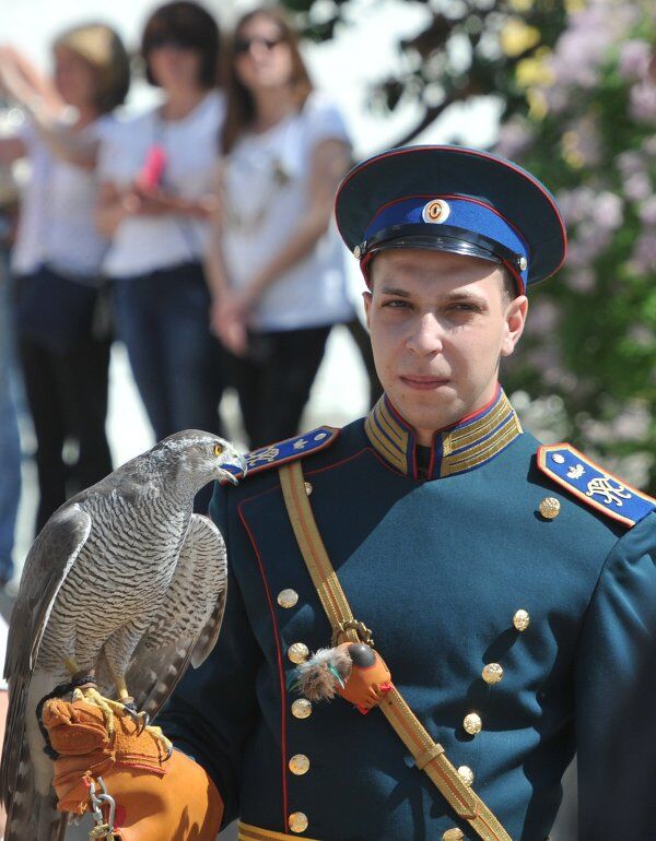 The Changing of the Kremlin Guard, on International Children's Day - Sputnik International