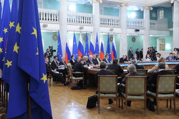 Russia, EU to Seek Compromise on Mutual Trade Claims – Putin - Sputnik International