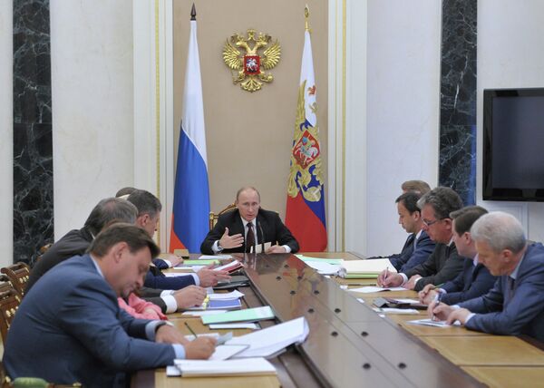 Putin Slams Ministers’ 5-Year Plans - Sputnik International