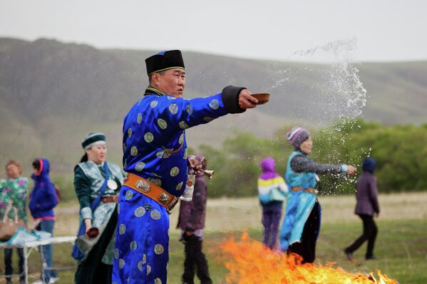Shaman rituals and a beauty contest at an indigenous festival in Siberia - Sputnik International