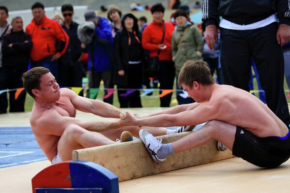 Shaman rituals and a beauty contest at an indigenous festival in Siberia - Sputnik International