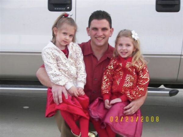 Royce Sigler with his daughters in 2008 - Sputnik International