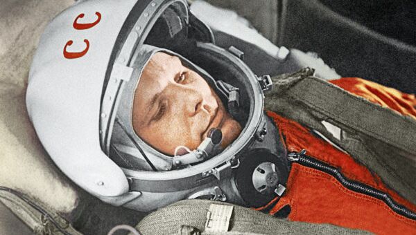 Russian astronaut Yuri Gagarin prepares for a space flight in 1961. - Sputnik International