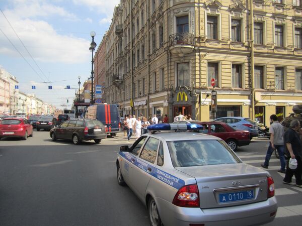 Man Loses Hand in Bag Bomb Explosion in St. Petersburg - Sputnik International